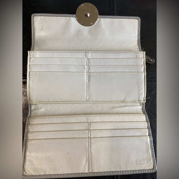Pre-owned Gray and Pink lined Coach Wallet - Picture 5 of 12